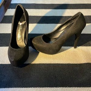 Penny and Kenny Black Stiletto pumps Size 7​​​​